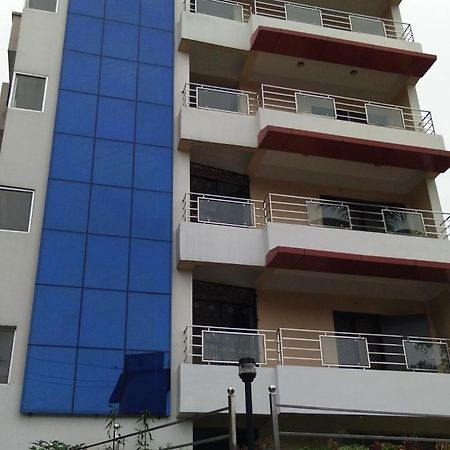 Hotel Park Riviera Guwahati Eksteriør billede