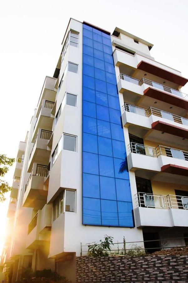 Hotel Park Riviera Guwahati Eksteriør billede