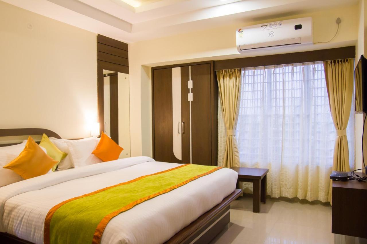Hotel Park Riviera Guwahati Eksteriør billede