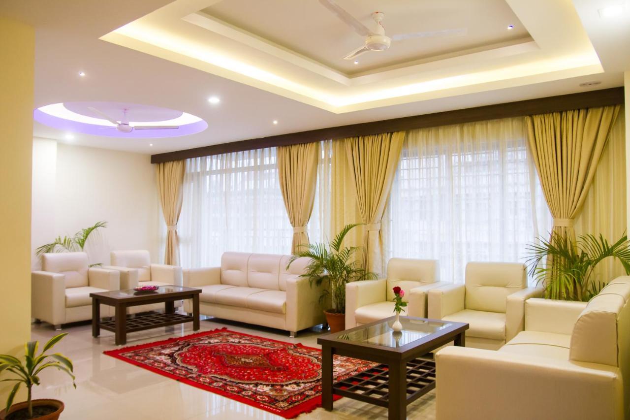Hotel Park Riviera Guwahati Eksteriør billede