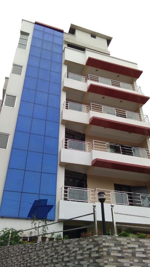Hotel Park Riviera Guwahati Eksteriør billede