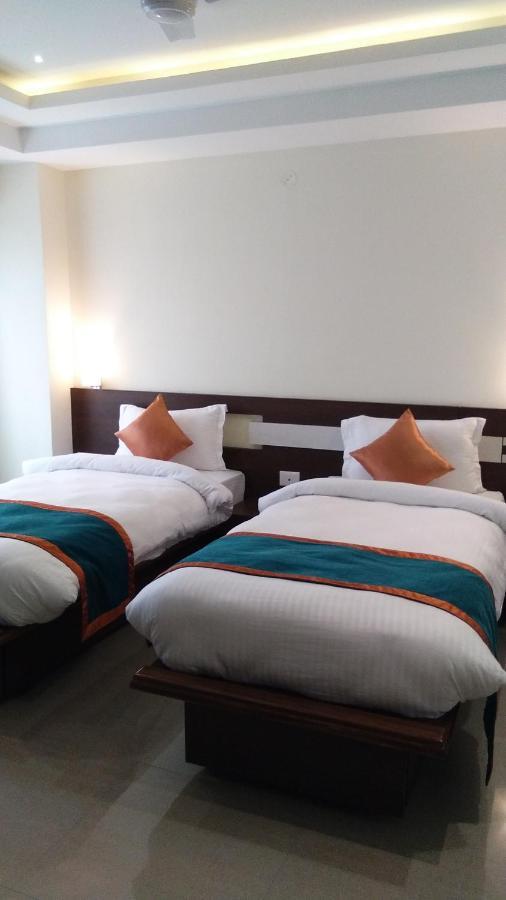 Hotel Park Riviera Guwahati Eksteriør billede